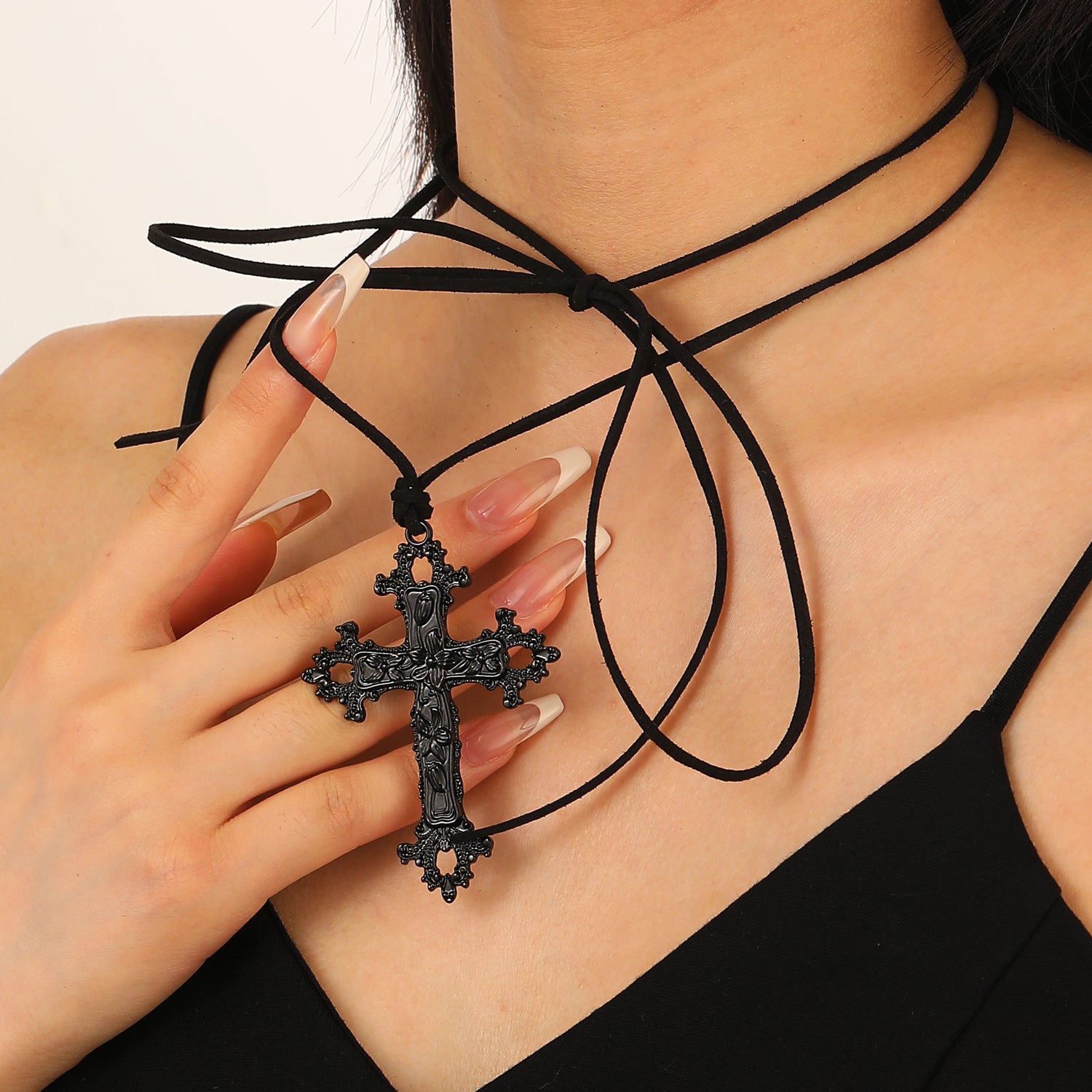 Wholesale Zinc Alloy Gothic Cross Pendant Necklace Punk  Design Electroplated Finish Fashion Jewelry Gift For Women