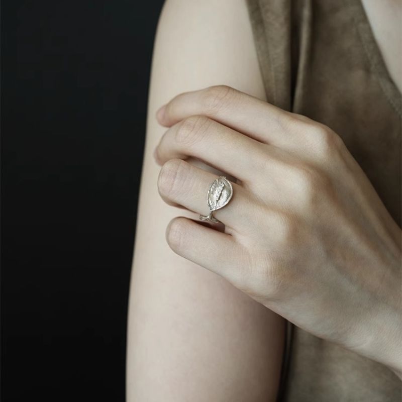 Wholesale women's retro textured silver zircon open light luxury niche ring