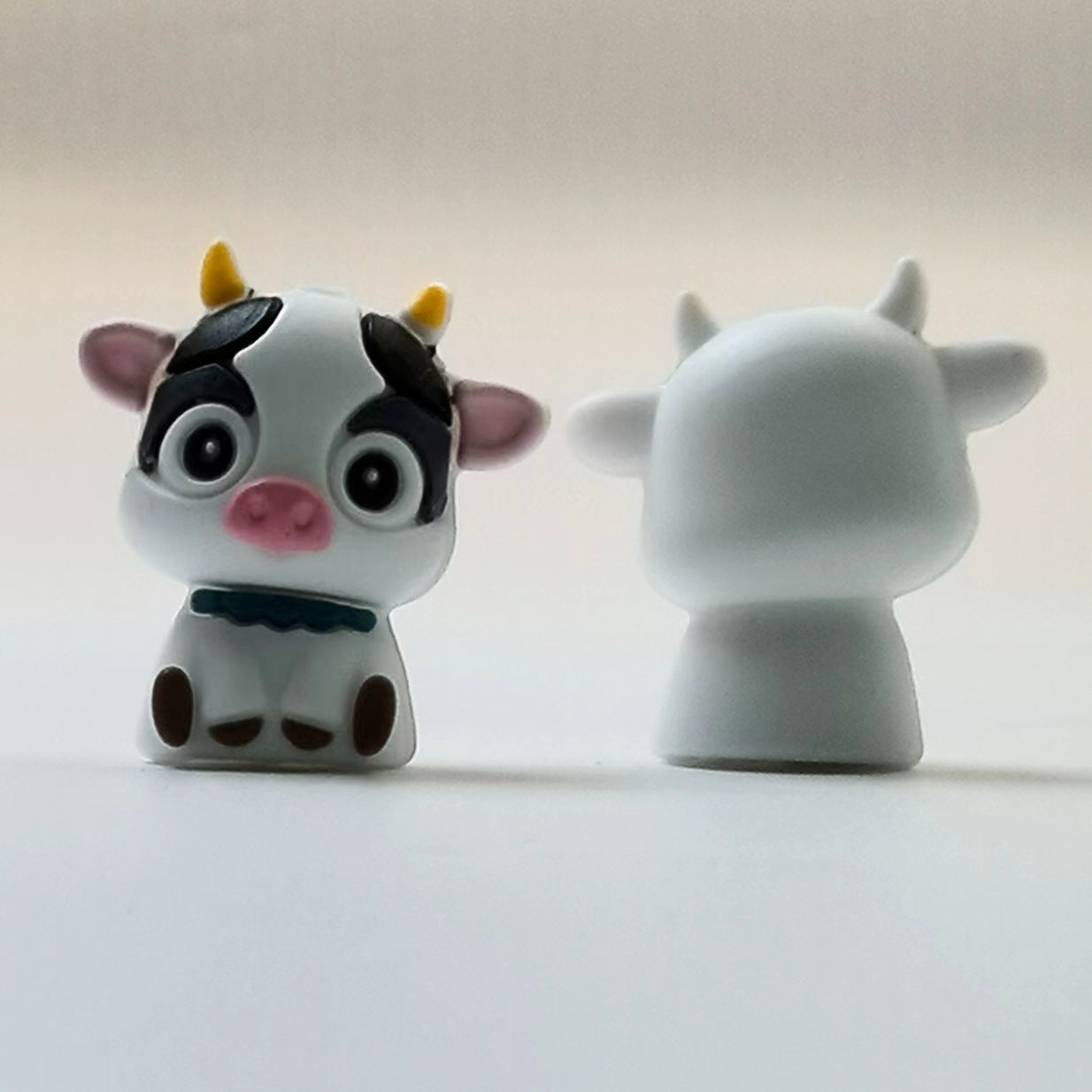 Wholesale 10pcs Cute black and white cow cartoon 3D Focal Beads