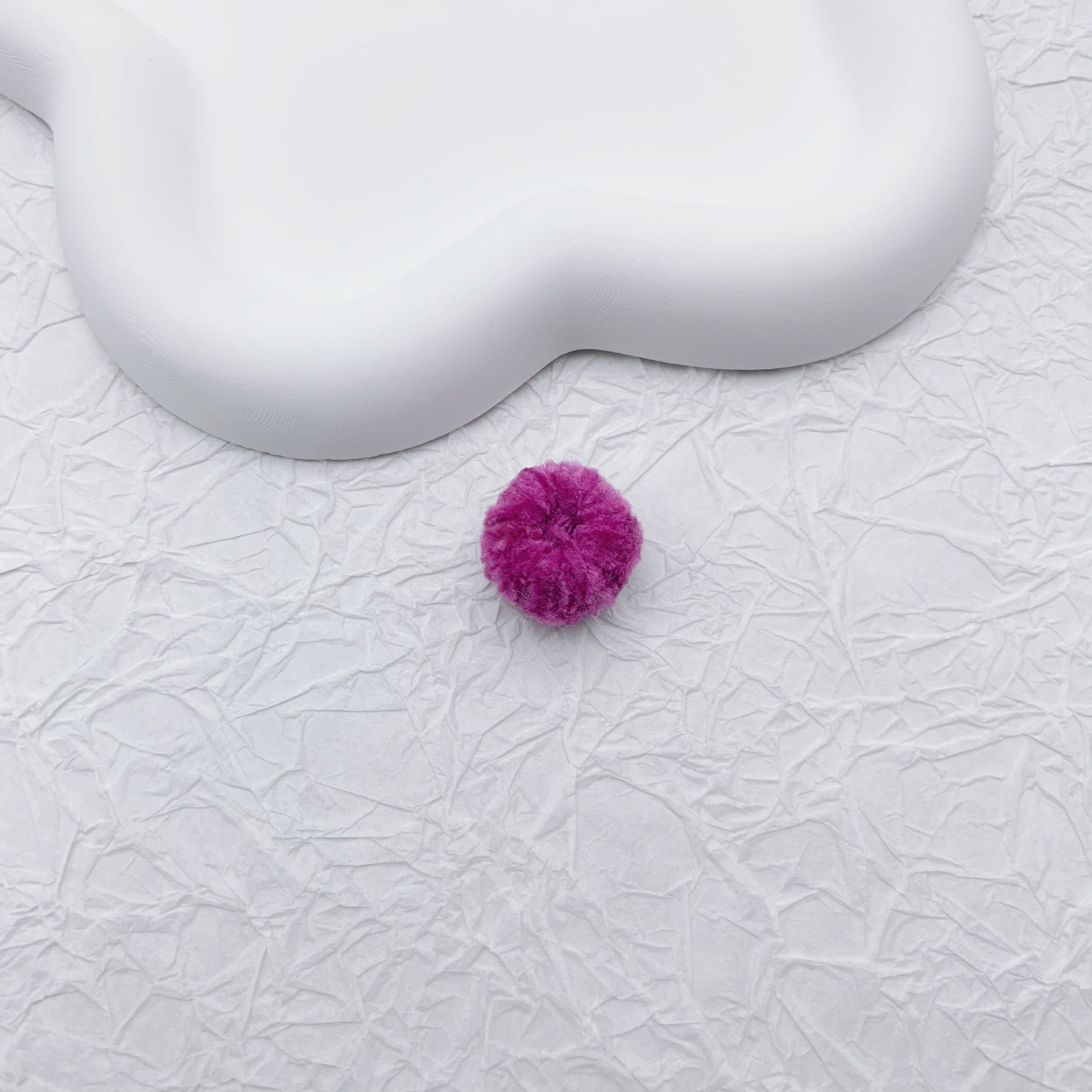 Wholesale 100pcs Autumn and Winter Retro Handmade Candy Color Plush Perforated DIY Yarn Ball