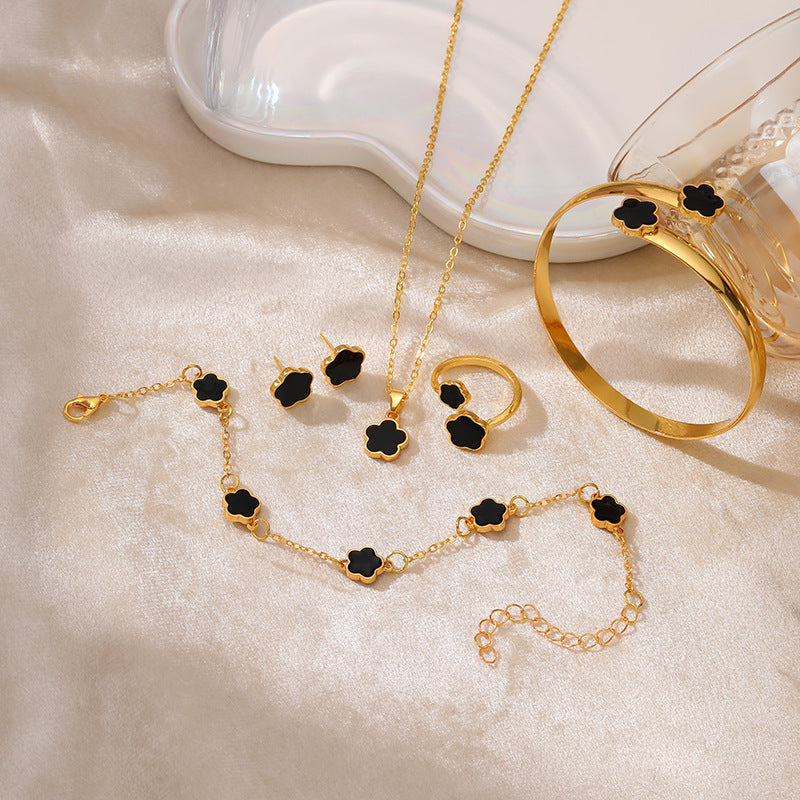 Wholesale Clover Jewelry Set Women's Simple Oil Drop Lucky Flower Necklaces