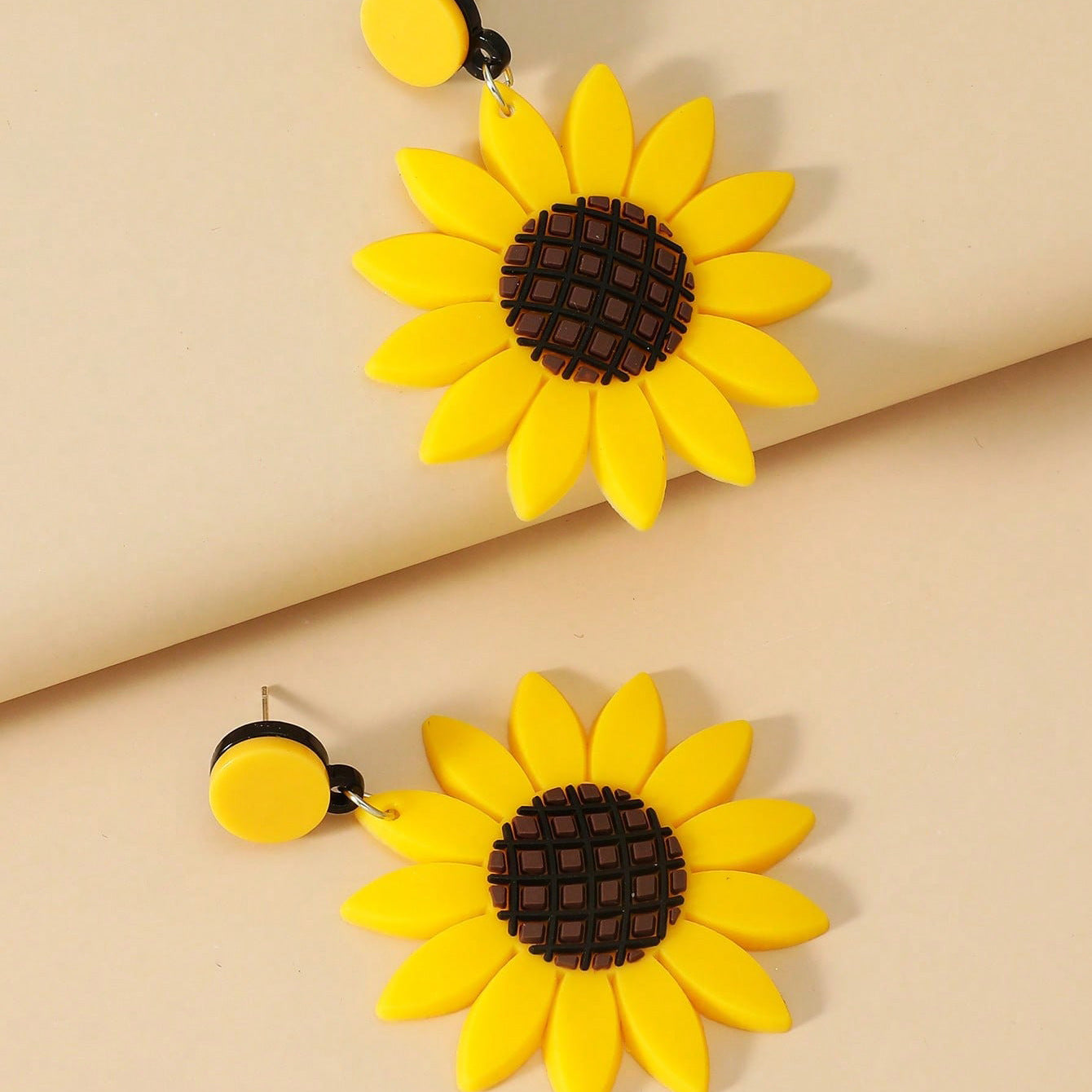 Wholesale Fashion Vintage Sunflower Pineapple Earrings