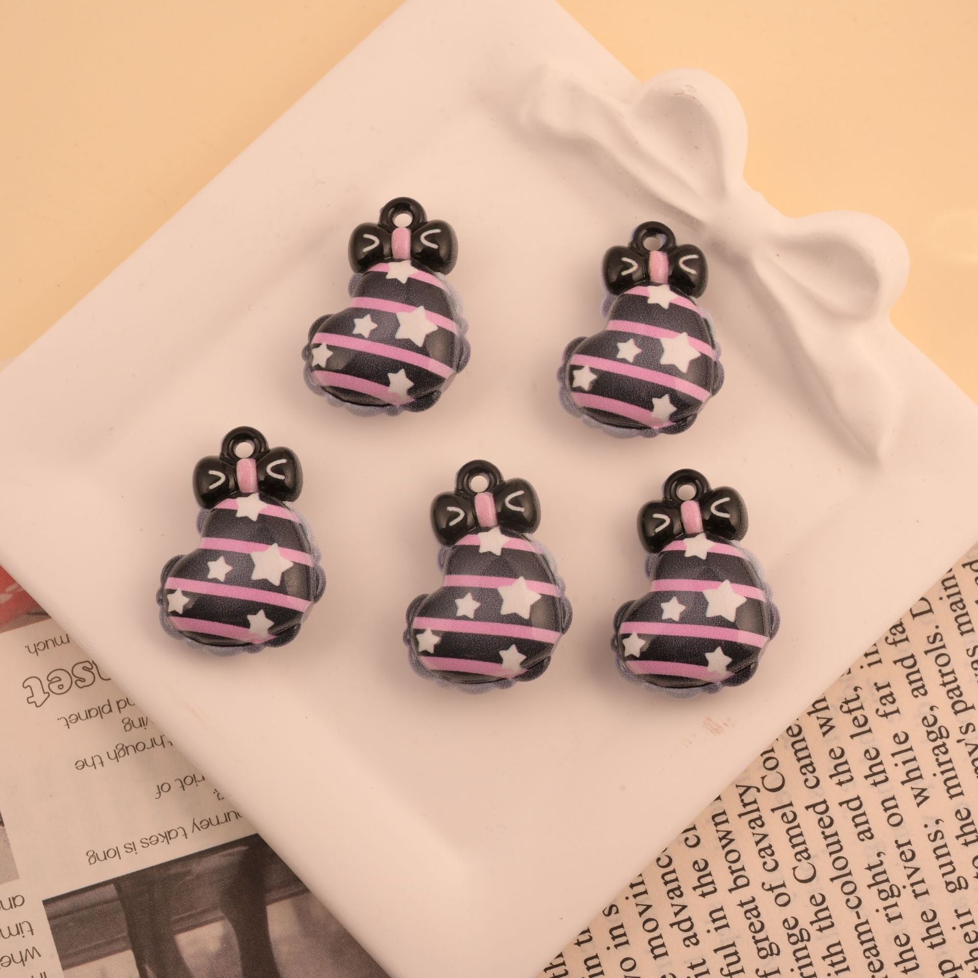 Wholesale 10pcs Acrylic Cartoon Heart Butterfly Beaded Black DIY Beadable Accessories OLY Exclusive