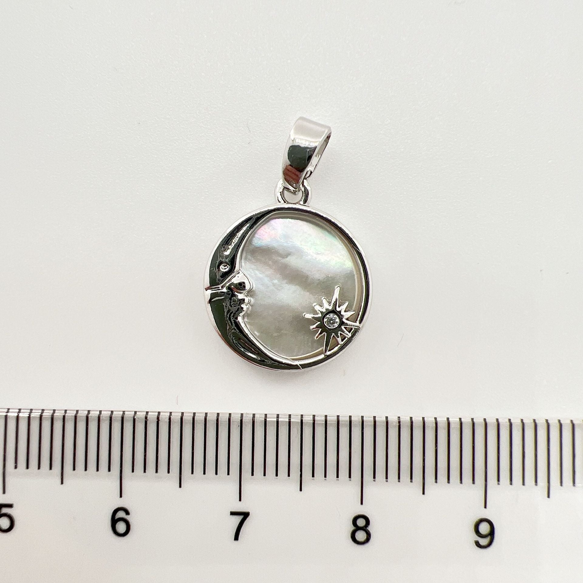 Wholesale Natural Mother of Pearl Abalone Shell Sun  Moon  and Stars Pendant