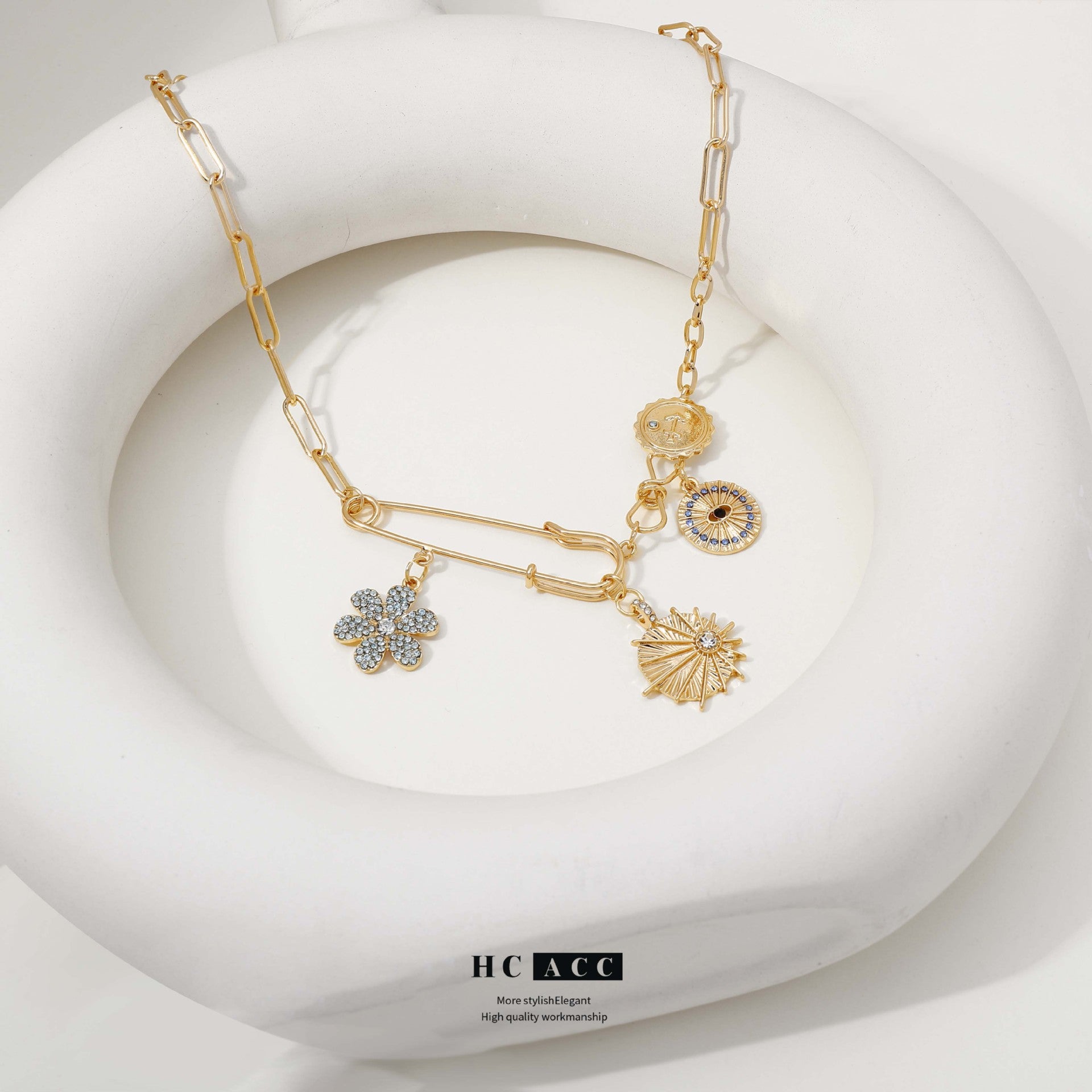 Wholesale Fashion Diamond Cameo Small Pendant Bib Necklace