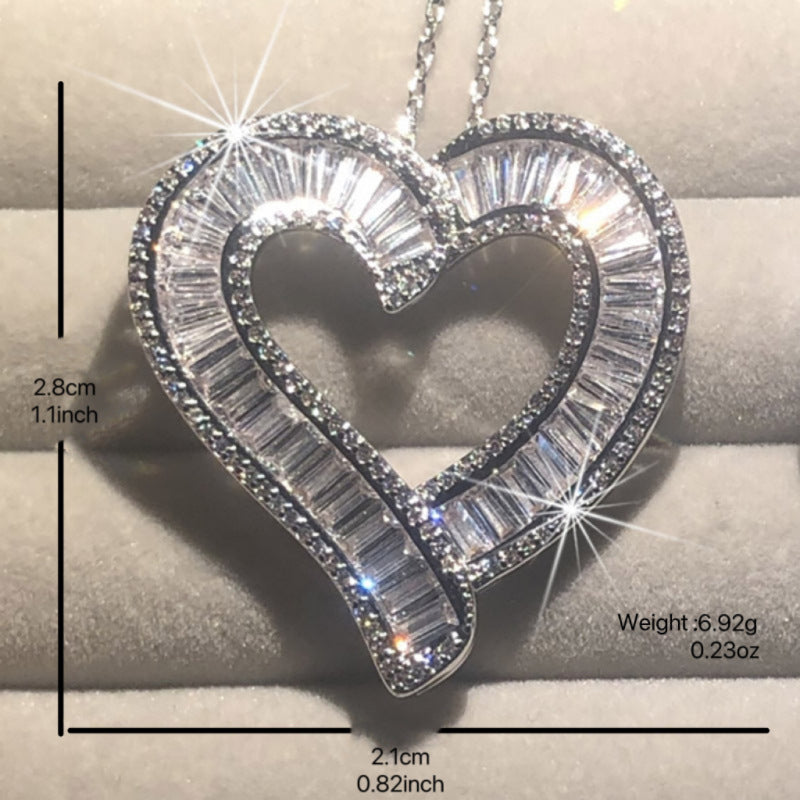 Wholesale Hollow heart diamond necklace for women simple sweet temperament peach heart shaped clavicle necklace