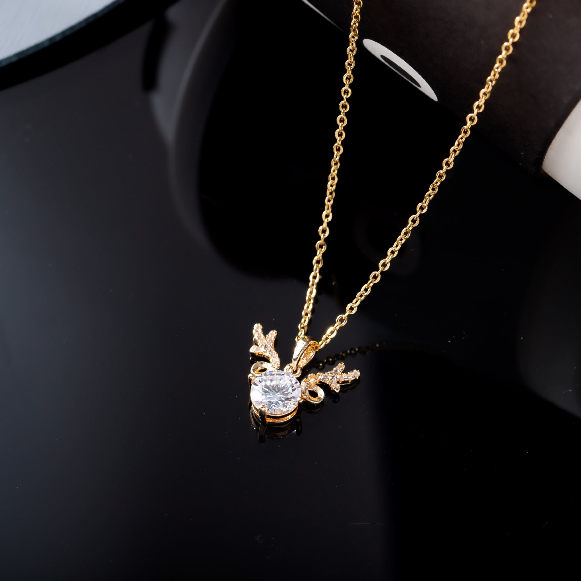 Wholesale Yilu You You micro-inlaid zirconium elk antler copper gold-plated pendant necklace