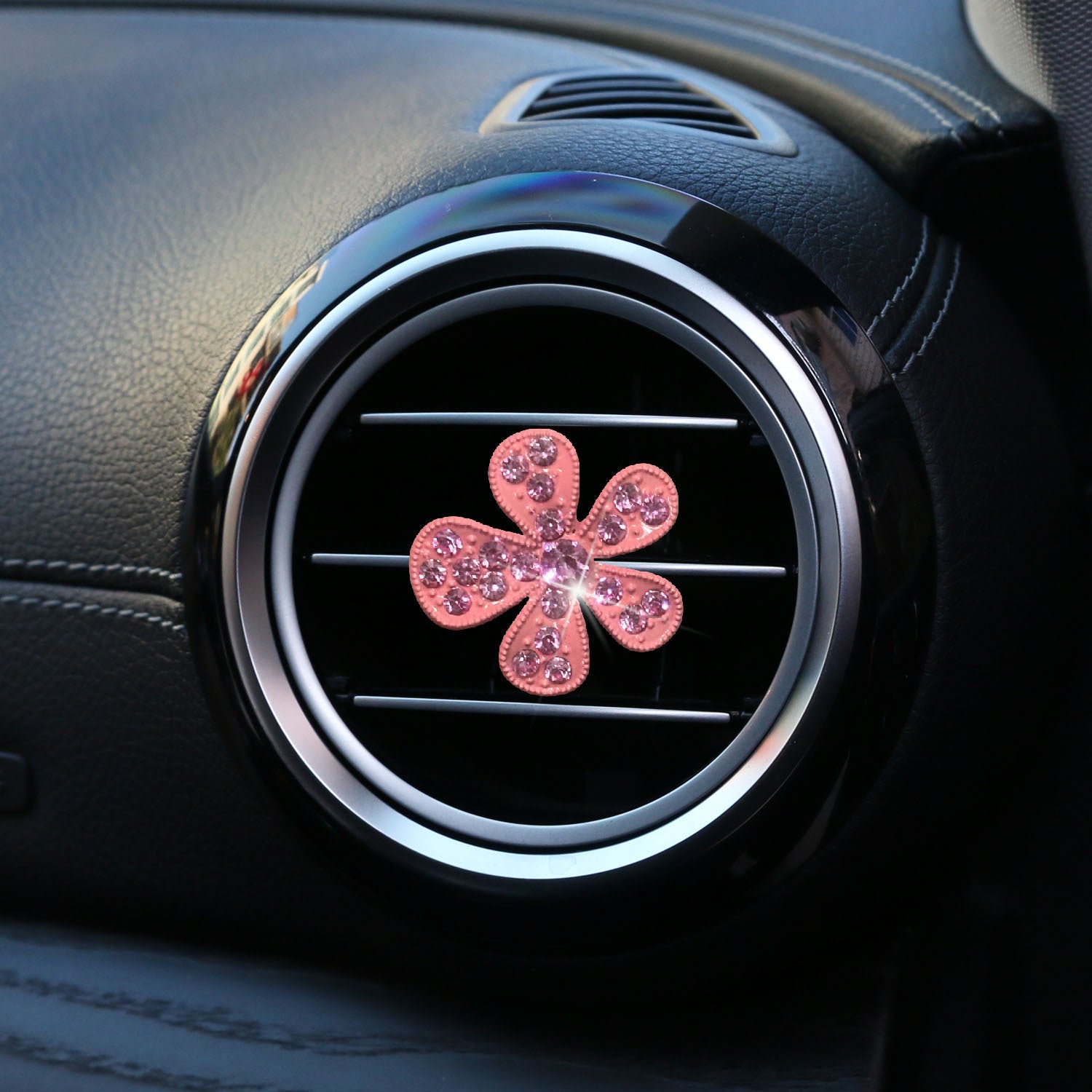 Wholesale rhinestone five-petal flower car decoration clip car air conditioning outlet exquisite diamond crystal supplies ornaments