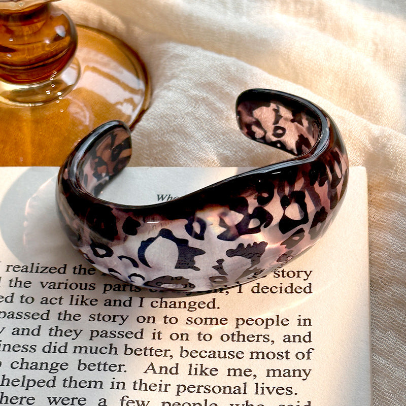 Wholesale 10pcs Bracelet C- shaped Simple Resin Bracelet Fashion Leopard Open Bracelet