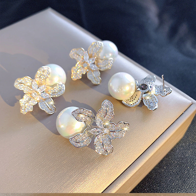 Wholesale Crystal petal earrings elegant pearl earrings