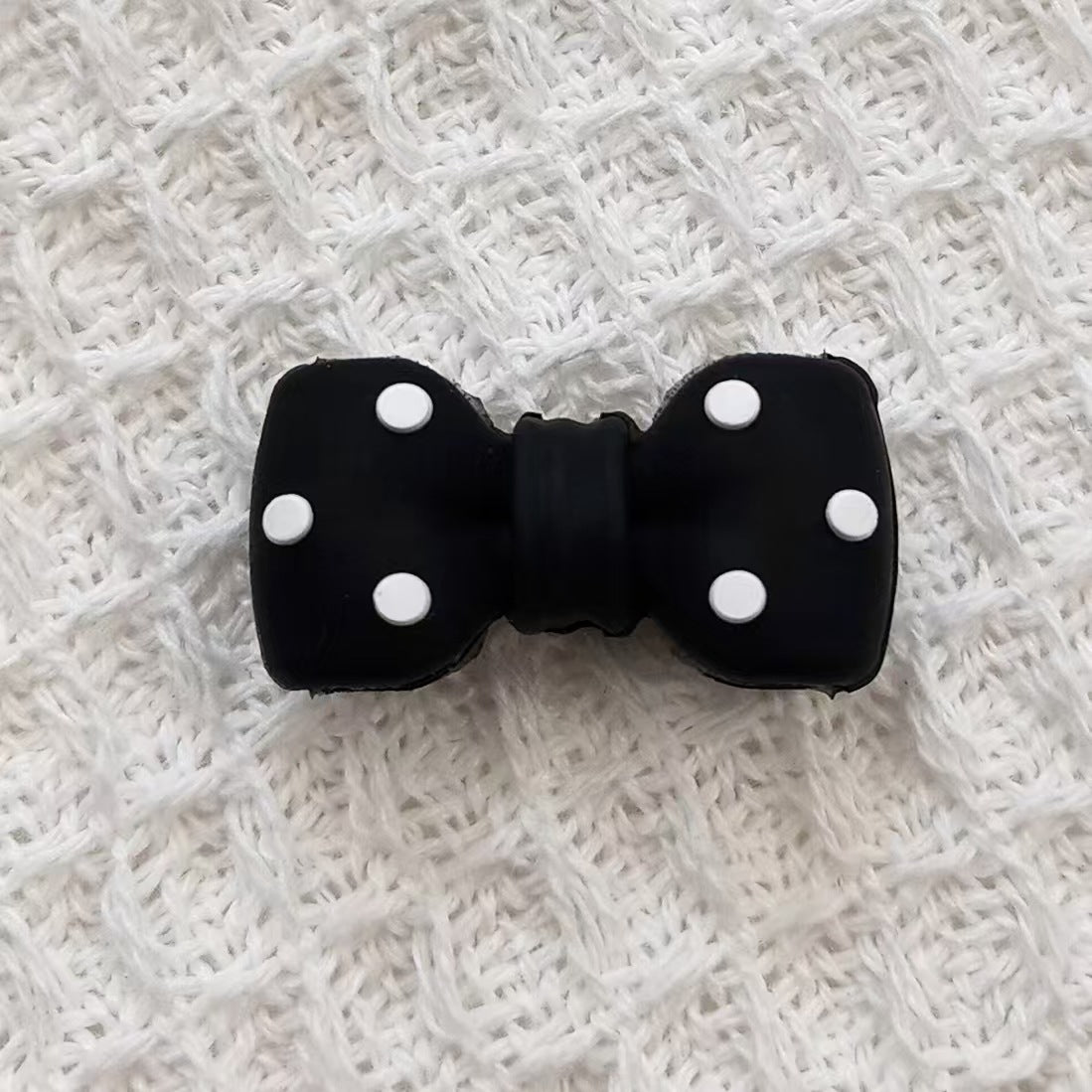 Wholesale 10pcs 3D Black Dot Red Dot Bow New Three-dimensional Silicone Cute Cartoon DYI Beads