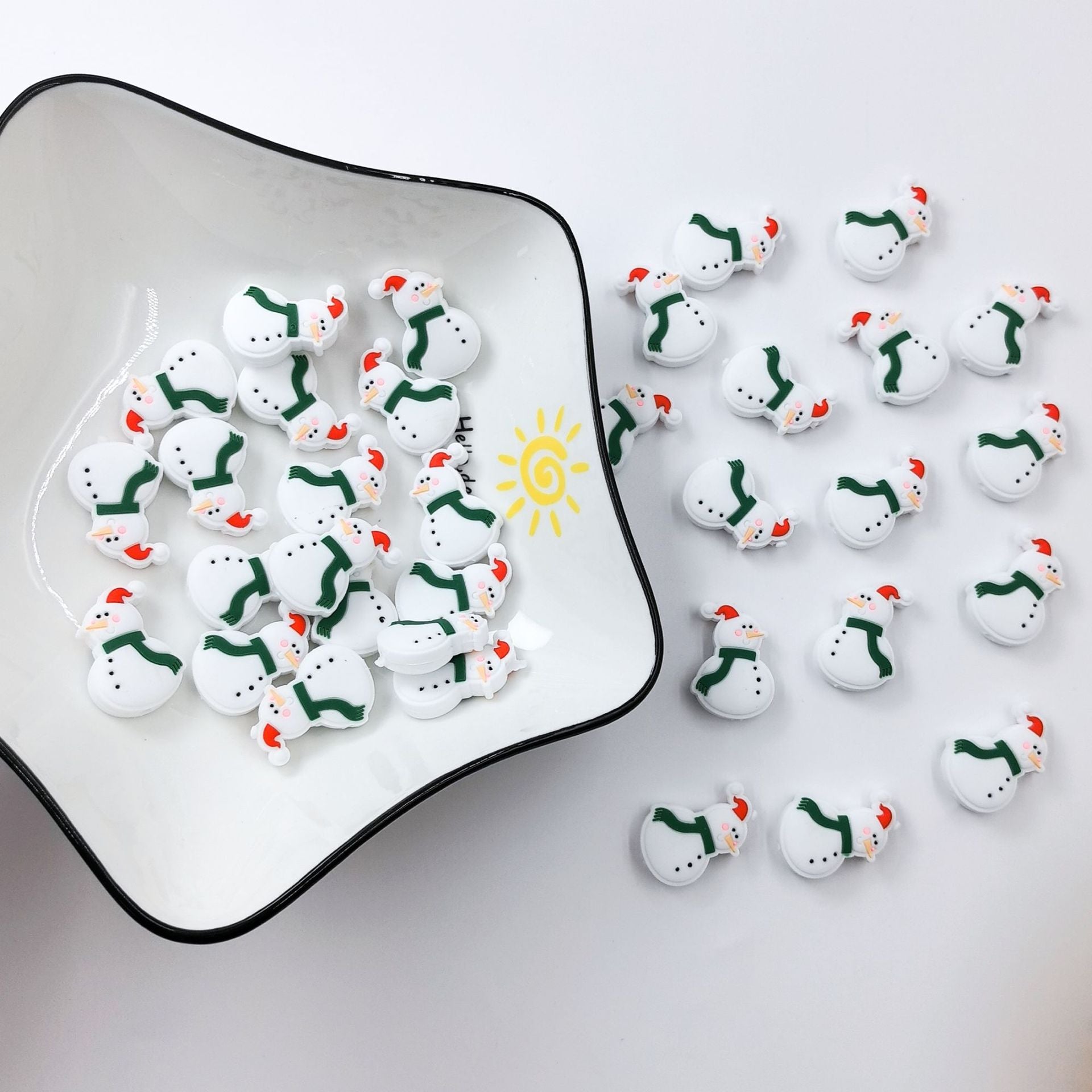 Wholesale 10/pack silicone beads cartoon cola beads creative silicone beads