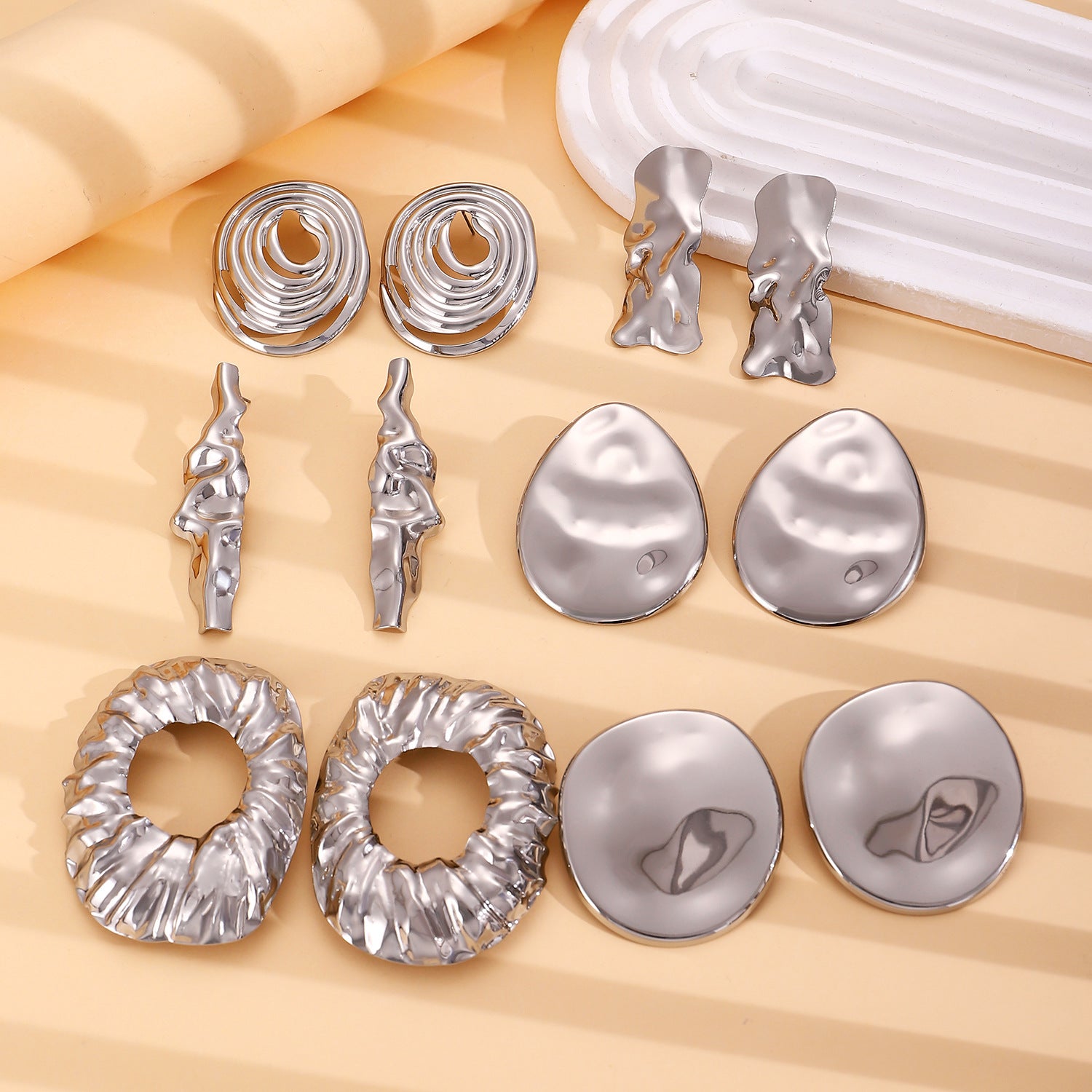 Wholesale Vintage Lava Texture Irregular Geometric Earrings For Women Gold Metal Electroplated Fashion Accessory