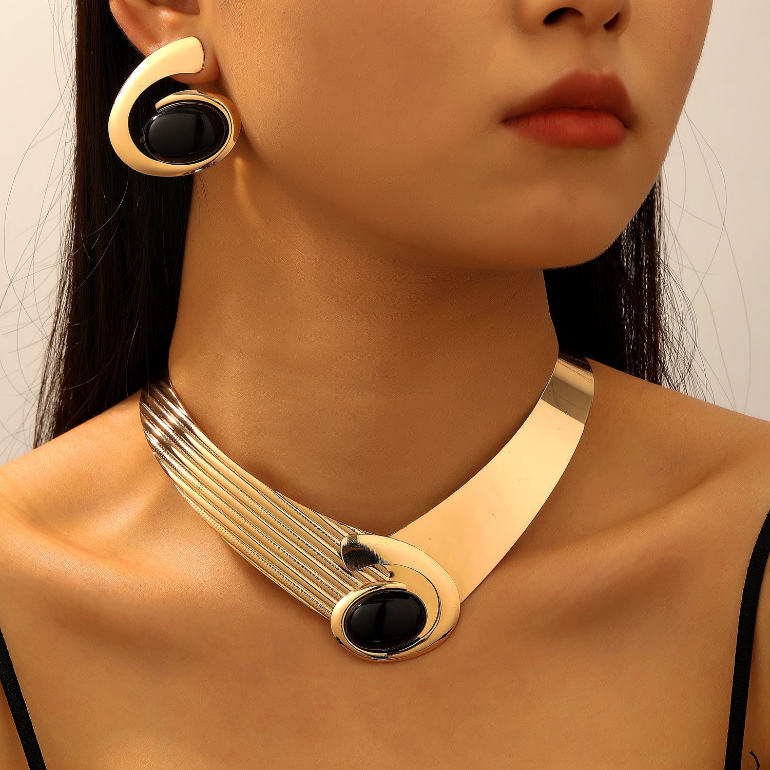 Wholesale Women S Gold Tone Oval Spiral Swirl Jewelry Set Necklace Earrings Bracelet Ring Chic Everyday Fashion Accessory For Boutique Resale