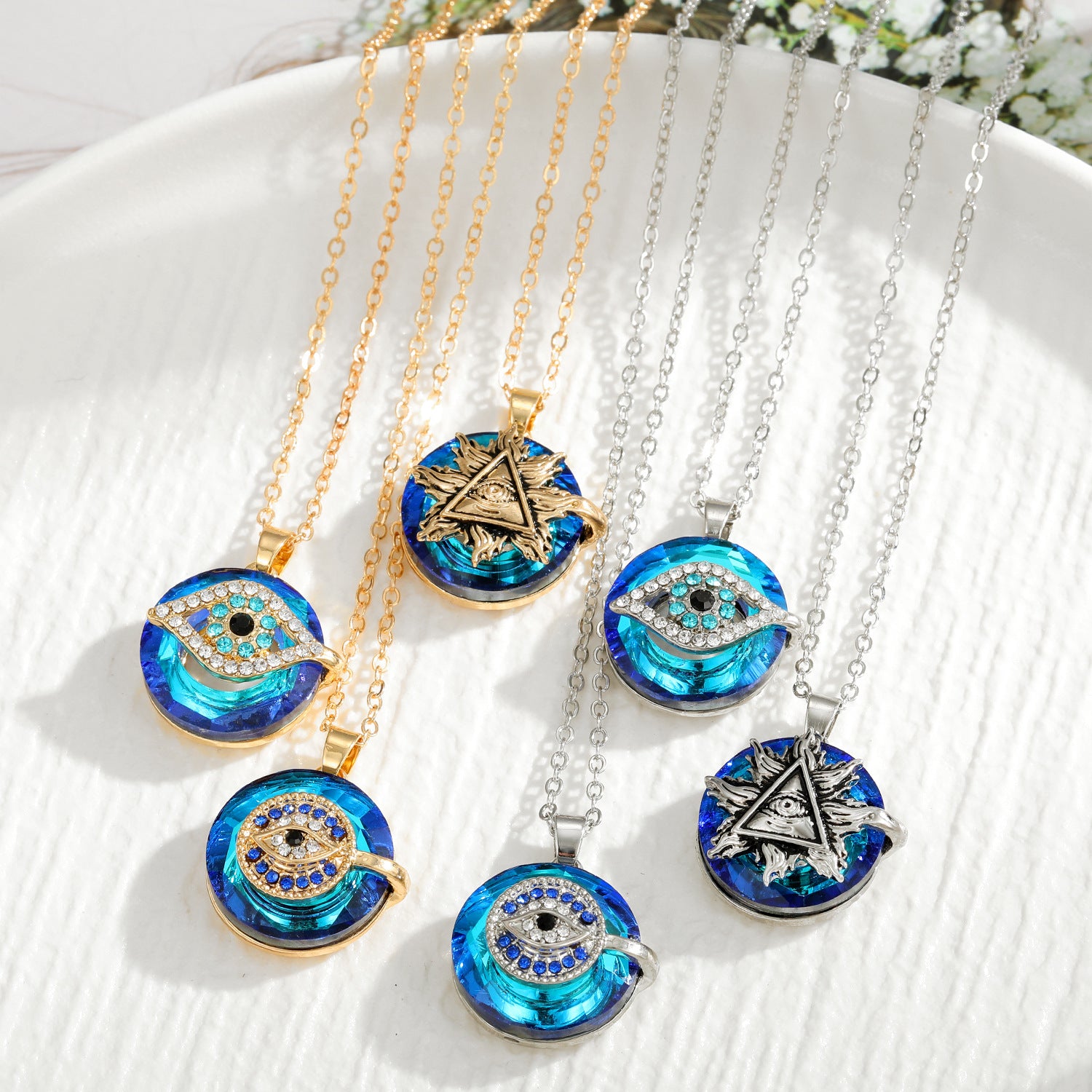 Wholesale Devil' s Eye Alloy Necklace Blue Eyes Crystal Sweater Chain