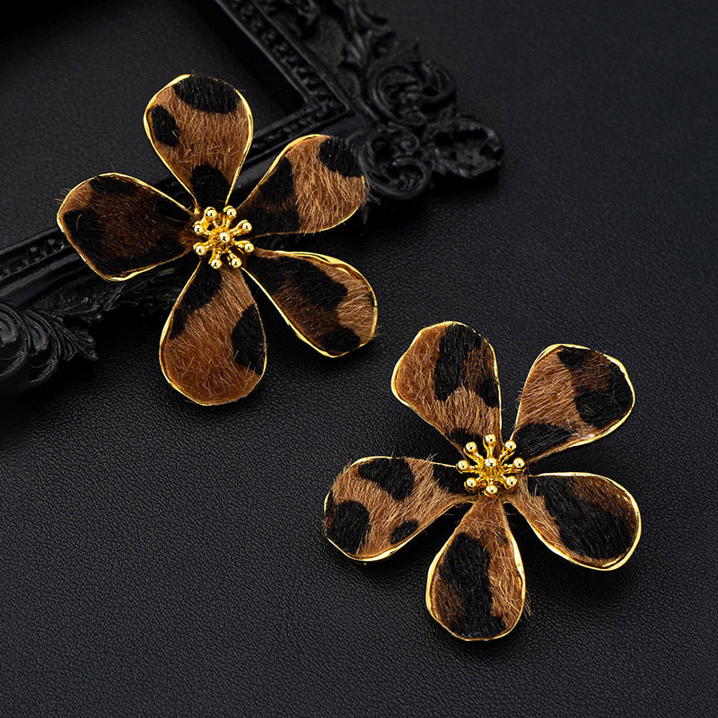 Wholesale Autumn and Winter Plush Leopard Flowerity Unique Design All-match Daily Earrings