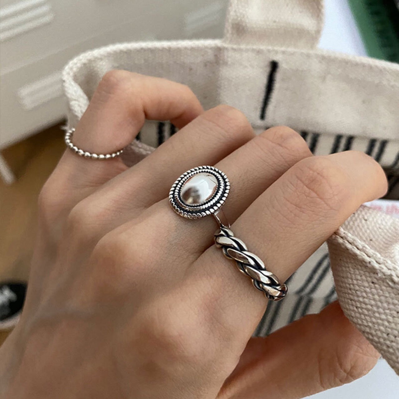 Wholesale Retro fashion oval geometric twist open ring