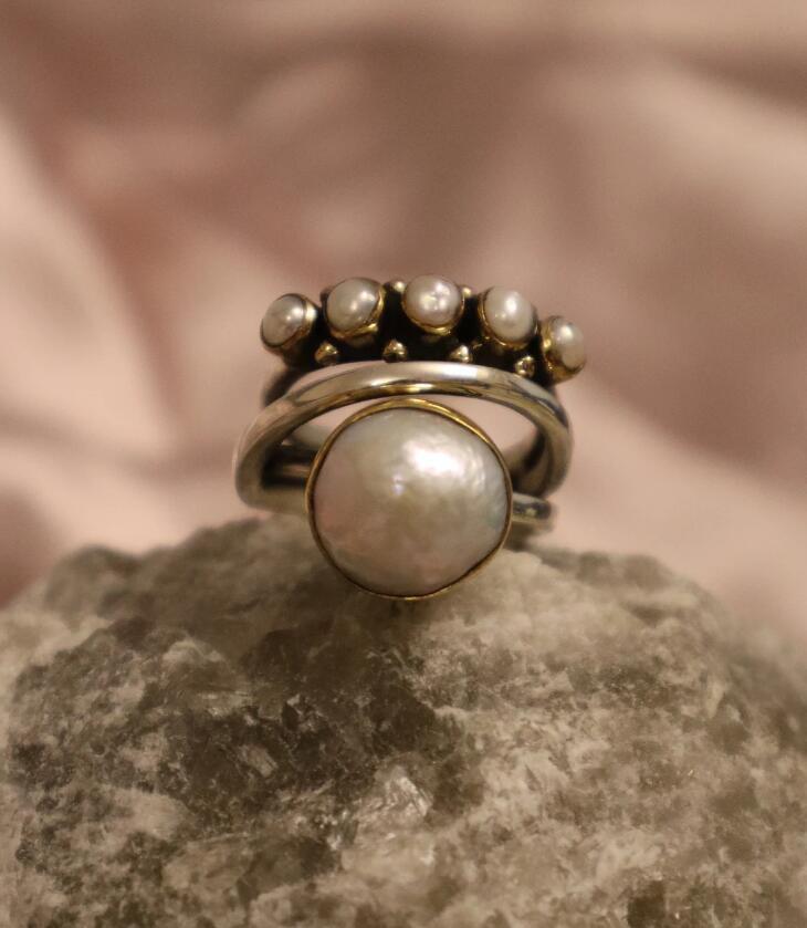 Wholesale Retro Creative New Large Pearl Inlaid Diamond Open Ring