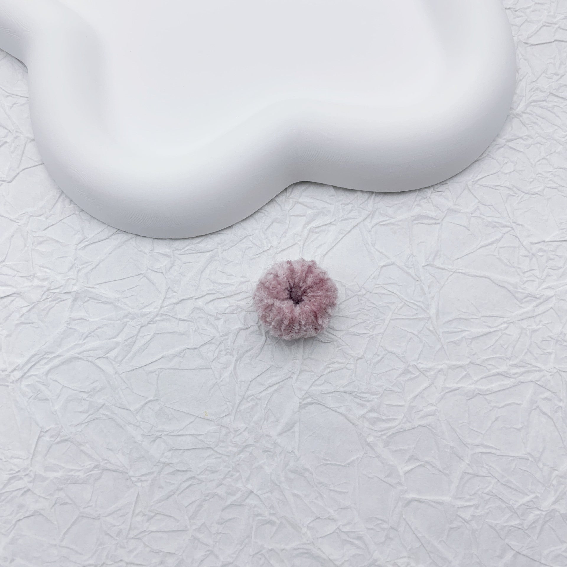 Wholesale 100pcs Autumn and Winter Retro Handmade Candy Color Plush Perforated DIY Yarn Ball