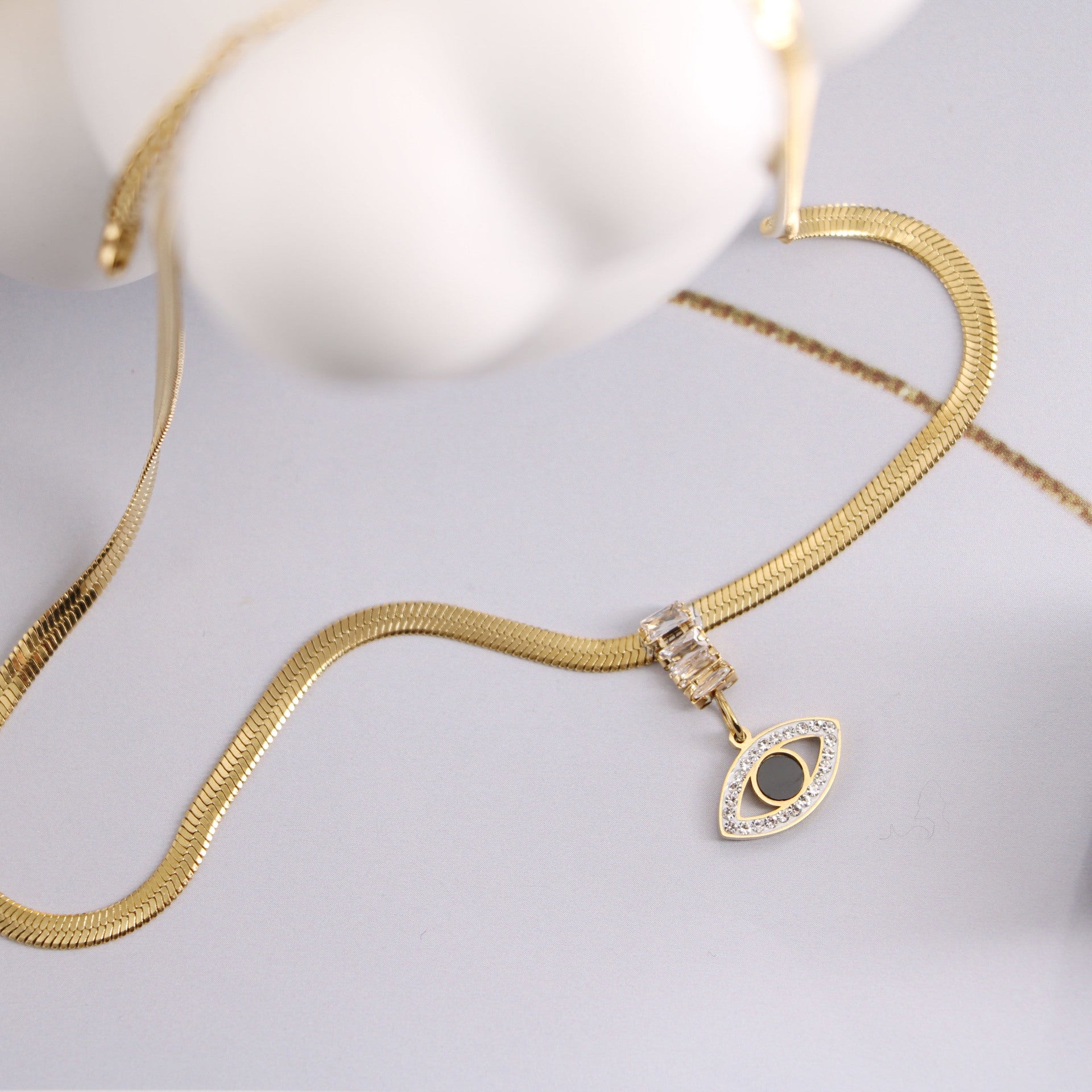 Collares de titanio de titanio de la cadena de cuchillas al por mayor de cuchillas de titanio