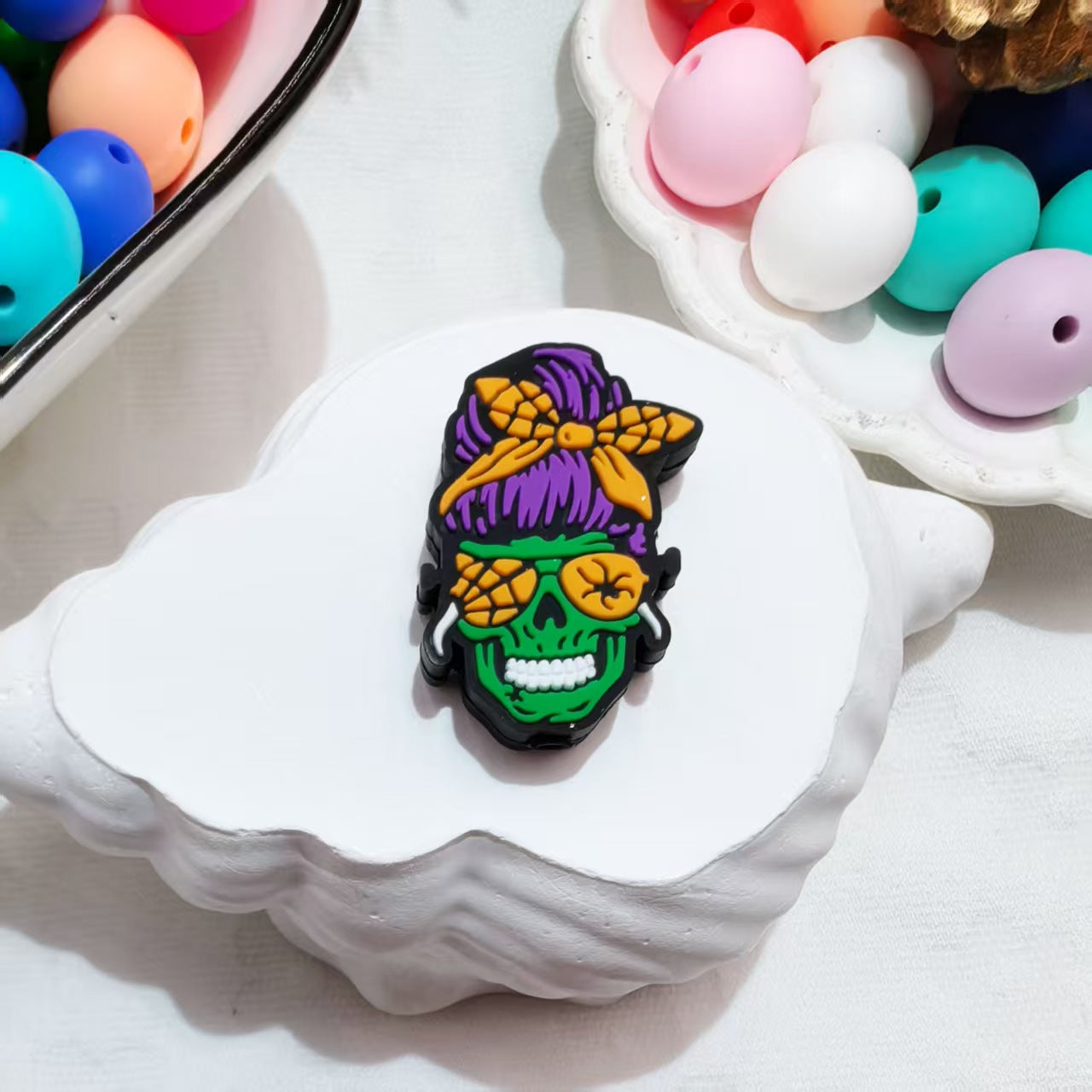 Wholesale 10pcs/pack  green grunt head silicone cartoon beads