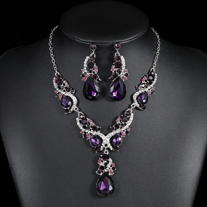 Wholesale Retro exaggerated necklace and earring set