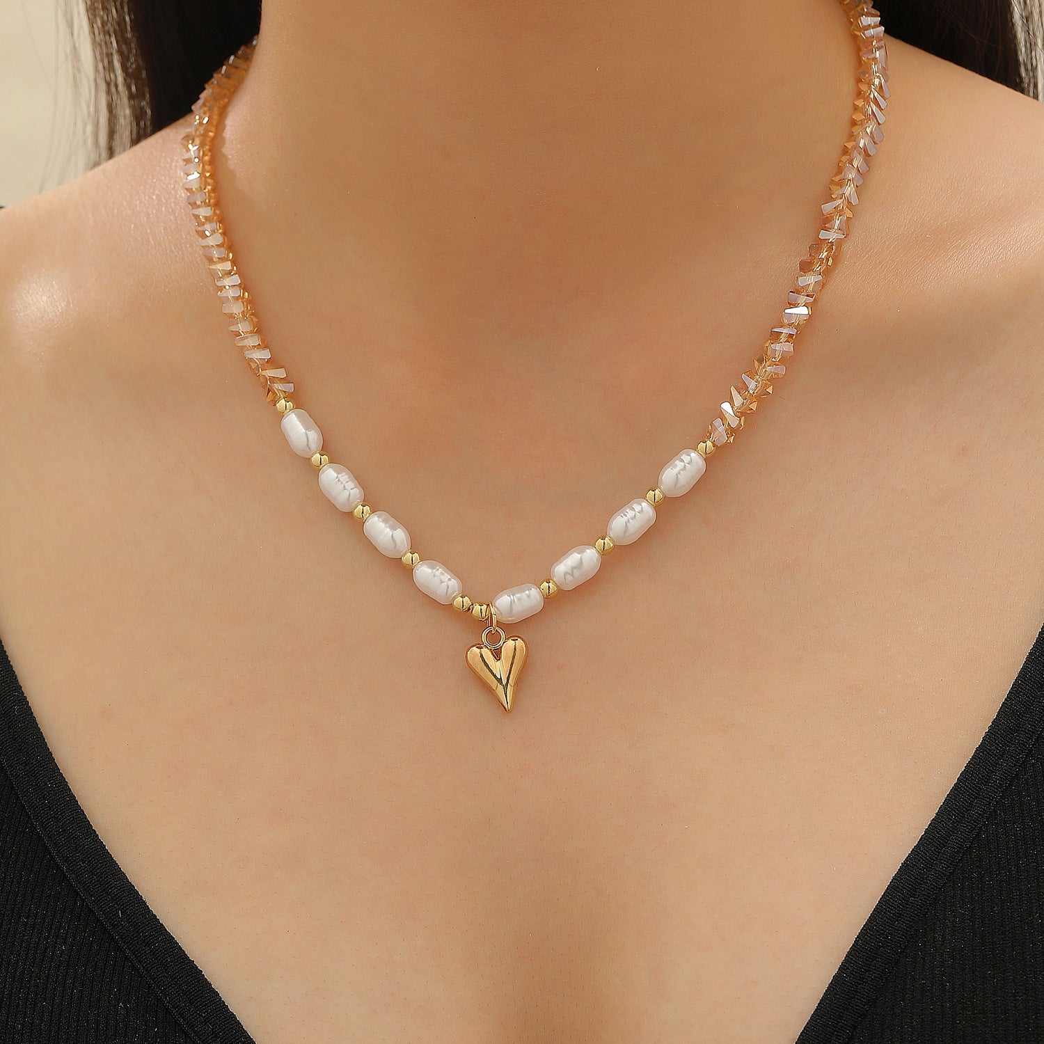 Wholesale Silver Geometric Heart Pendant Necklace