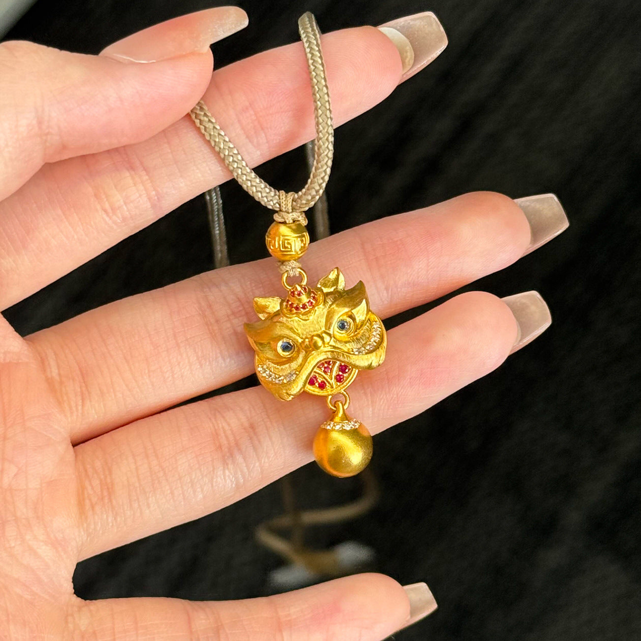 Wholesale Four leaf clover purple diamond exquisite retro  Titanium Steel Necklace