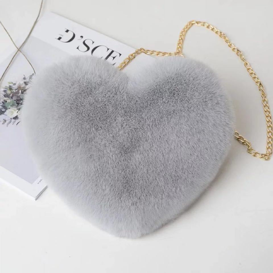Wholesale Fashionable Love Heart Coin Purse Women's Chain Crossbody Plush Single Shoulder Bag Fuzzy Coin Purse Valentine's Day Gift