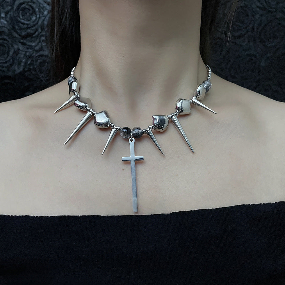 Wholesale Cross rivet exaggerated punk necklace clavicle chain hip hop necklace