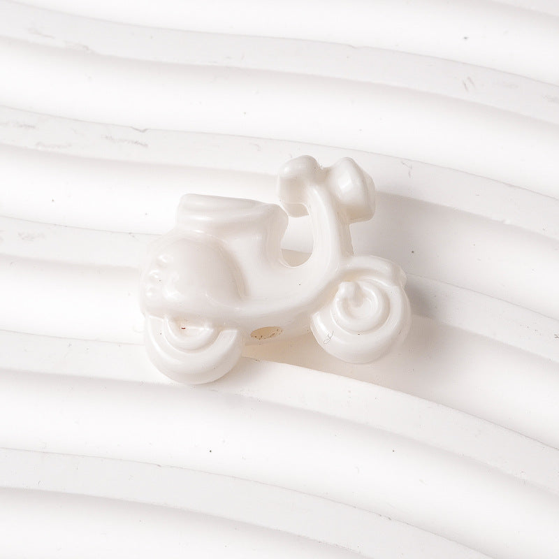 Wholesale of 100PCS/PACK Cartoon Small Motorcycle Perforated Paint Motorcycle Resin Beads