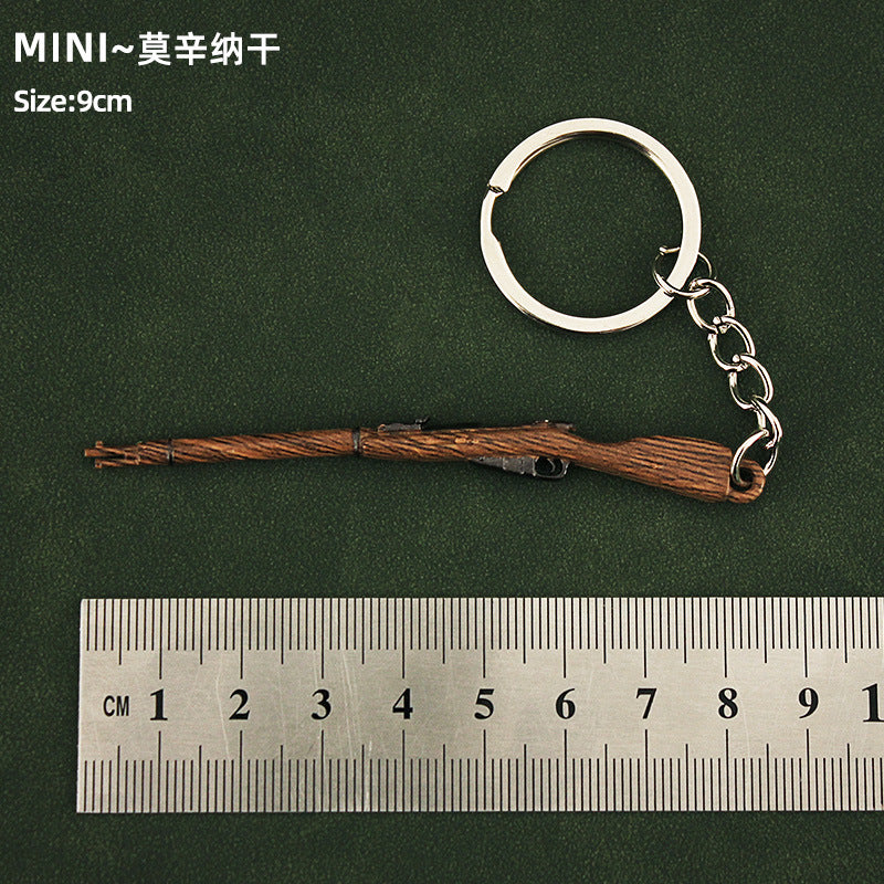 Wholesale Mini Metal Gun Model Keychain P90 S686 Dp-28 Alloy Pendant Small Decorative Toy Office Culture Metal Crafts