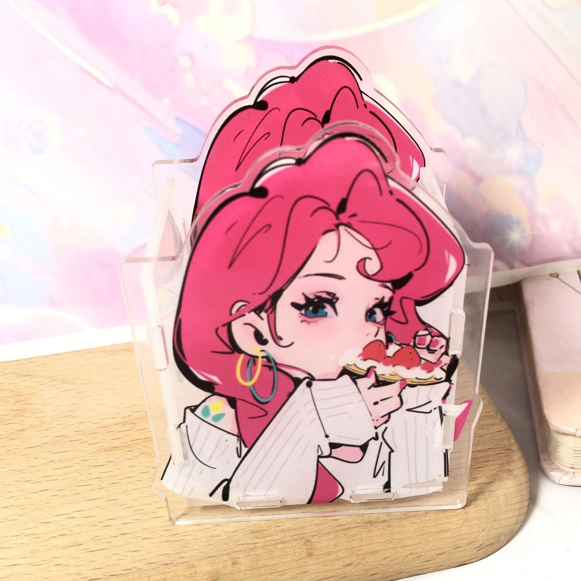 Wholesale  Creative Cute Cartoon Acrylic Pen Holder  OLY Exclusive