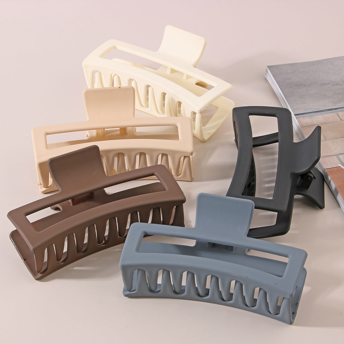 Wholesale Frosted Big Claws Resin Hair Clips