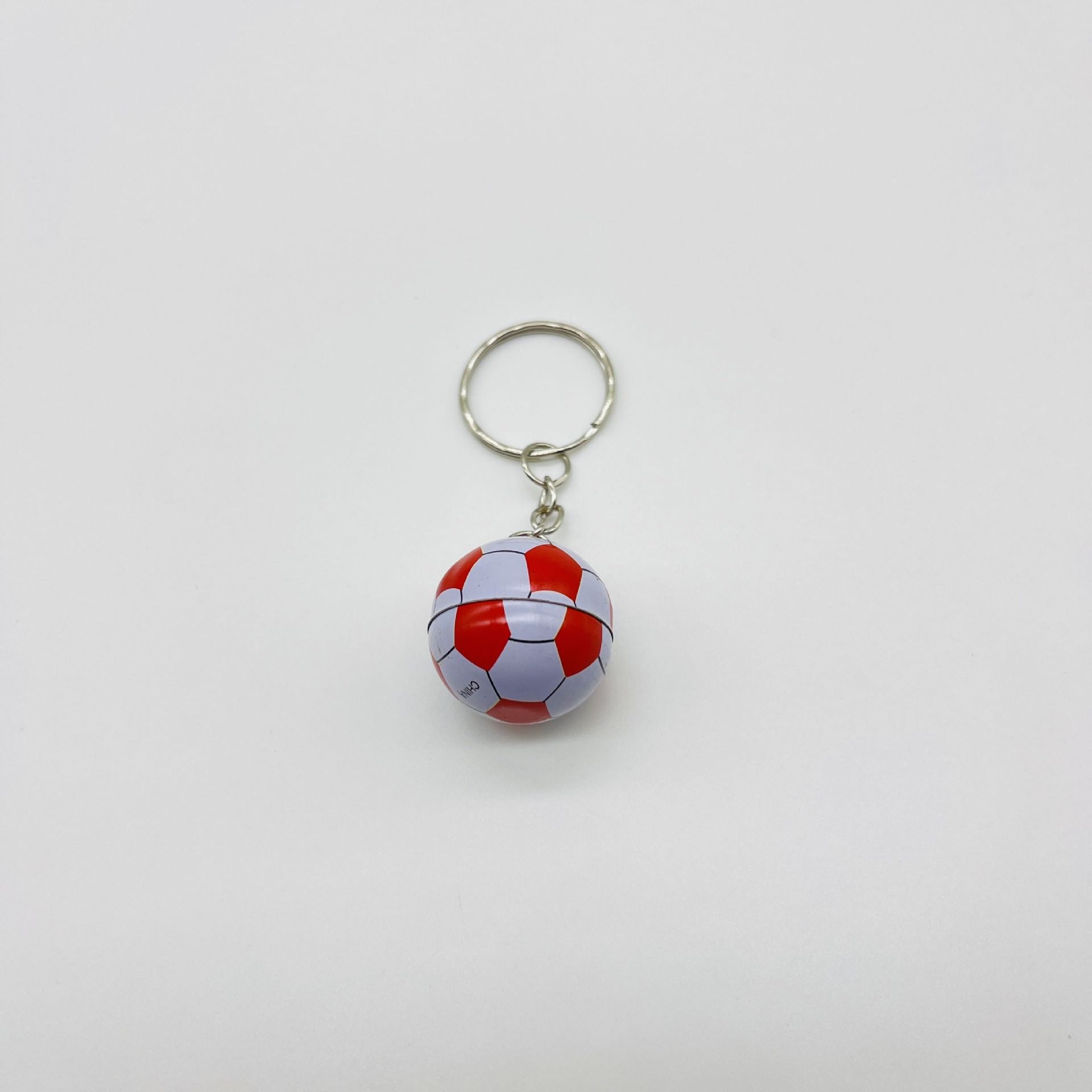 Wholesale Tinplate Basketball Keychains