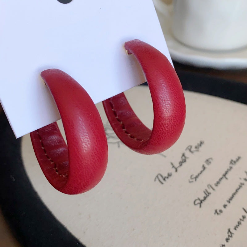 Wholesale Red Leather Unique Temperament Leather Circle Light Luxury Retro Wine Red Hong Kong Style Exaggerated Round Earrings