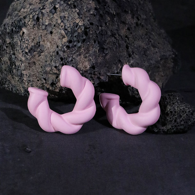 Wholesale Gut Simple Solid Color Commuter C Shape Twist Acrylic Earrings