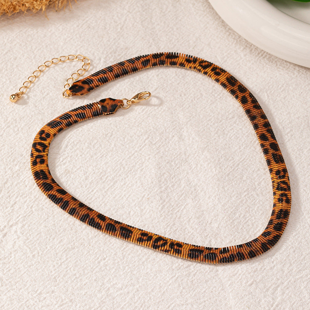 Wholesale Leopard Print Retro Fashion Necklace Alloy Jewelry Accessory Everyday Gift