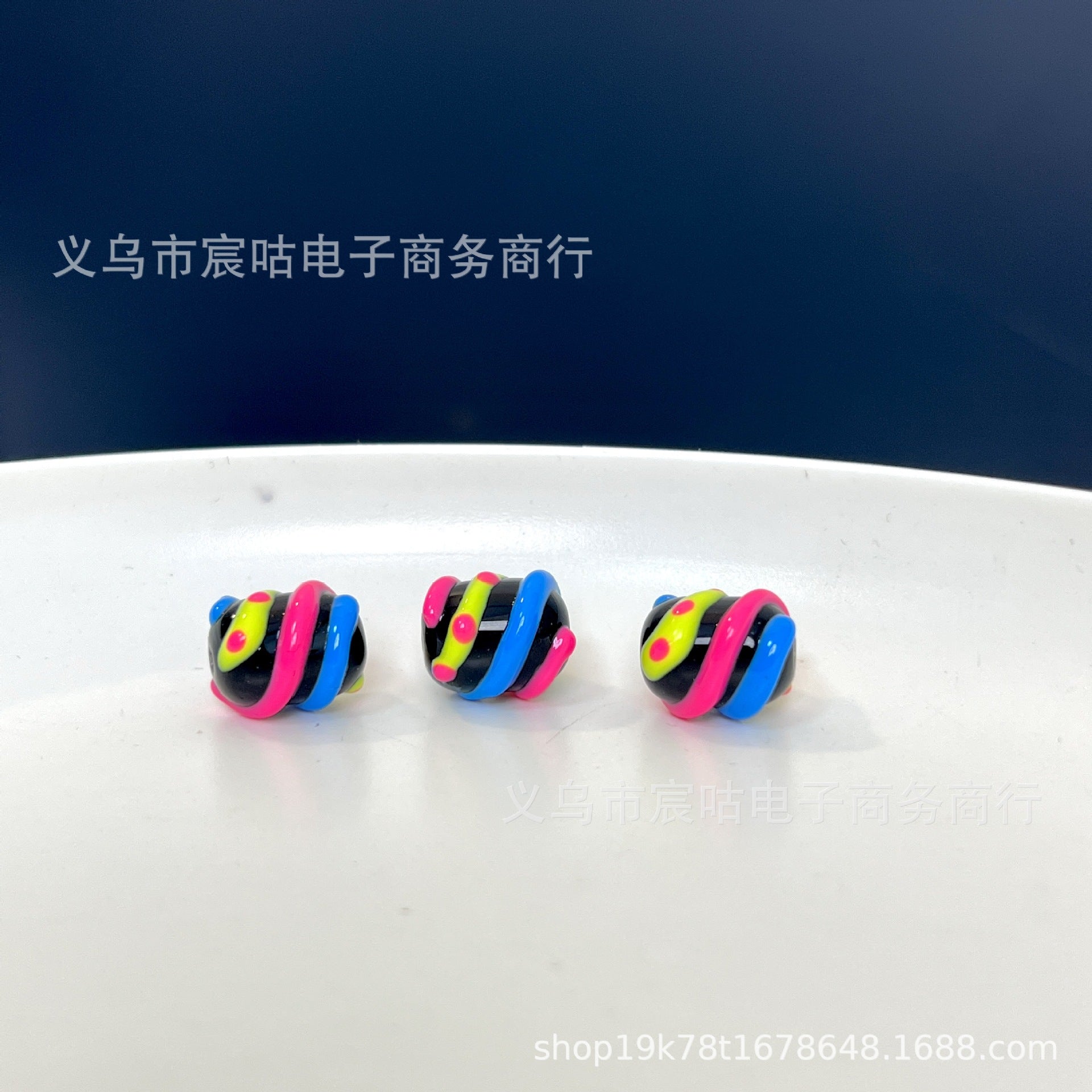 Wholesale 10pcs Black barrel glassy rainbow striped beads