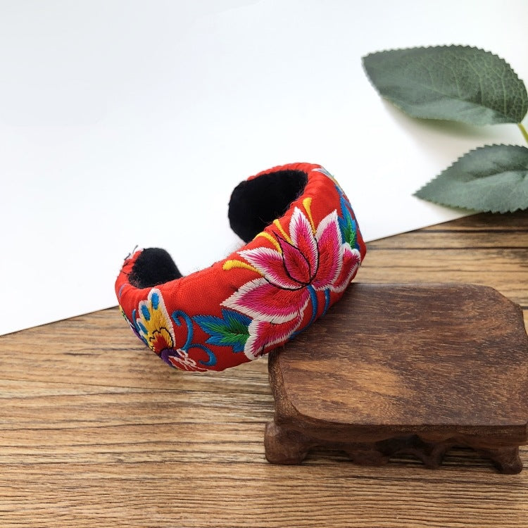 Wholesale Hand-embroidered wide version Miao silver cotton and linen versatile bracelet