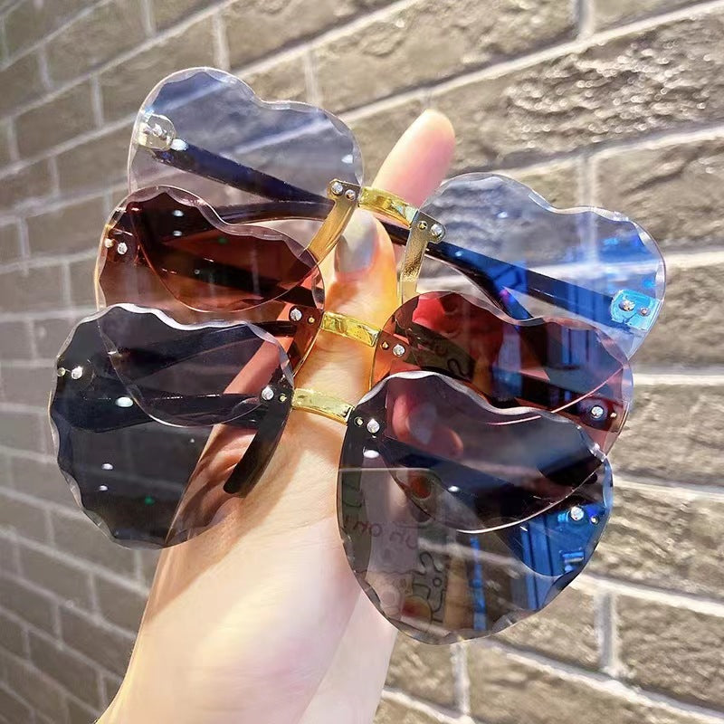 Wholesale Children's Cut Edge Frameless Ocean Film Gradient Peach Heart Sunglasses