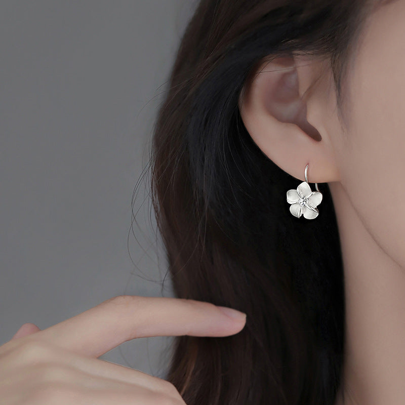 Wholesale Korean pure silver diamond inlaid flower earrings