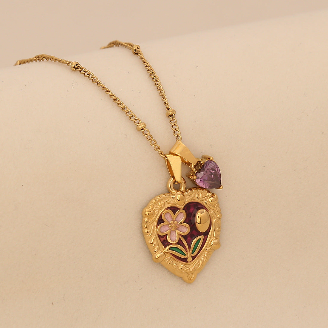 Wholesale   Rose Heart-Shaped Pendant Necklace Retro Accessible Luxury Necklace