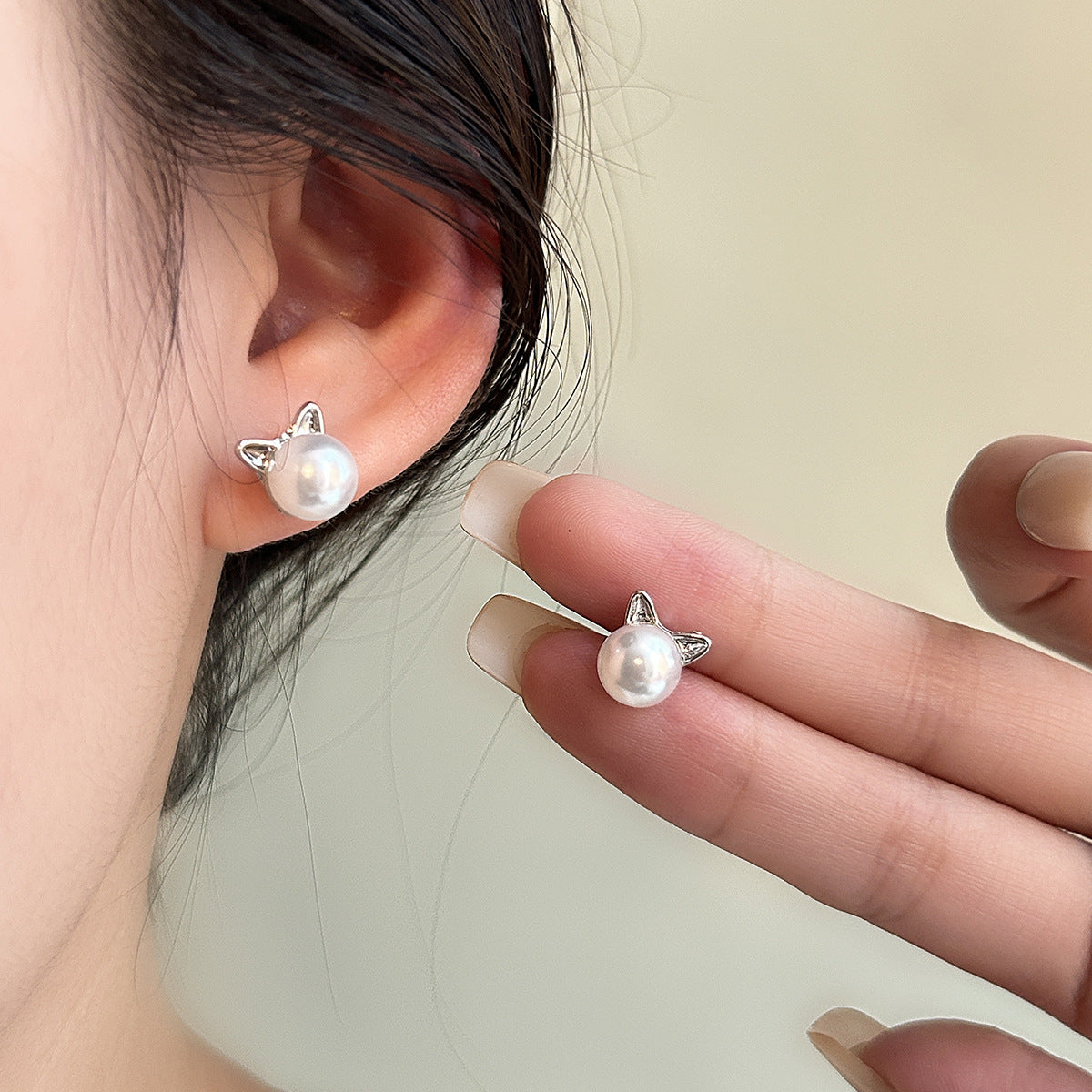 Wholesale Small fresh three-dimensional flower earrings
