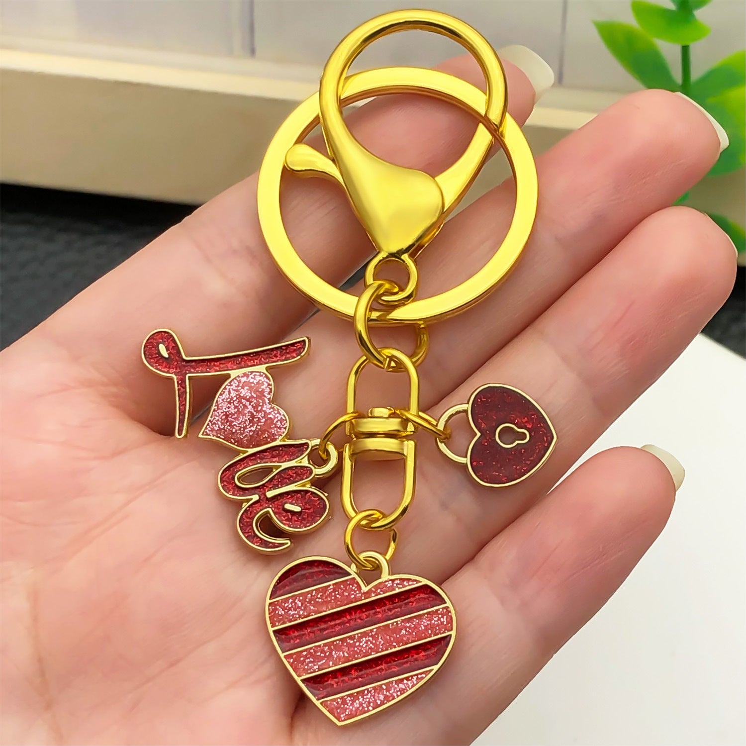 Wholesale Valentine' s Day Oil Dripping Red Sprinkled Gold Love Heart Keychain