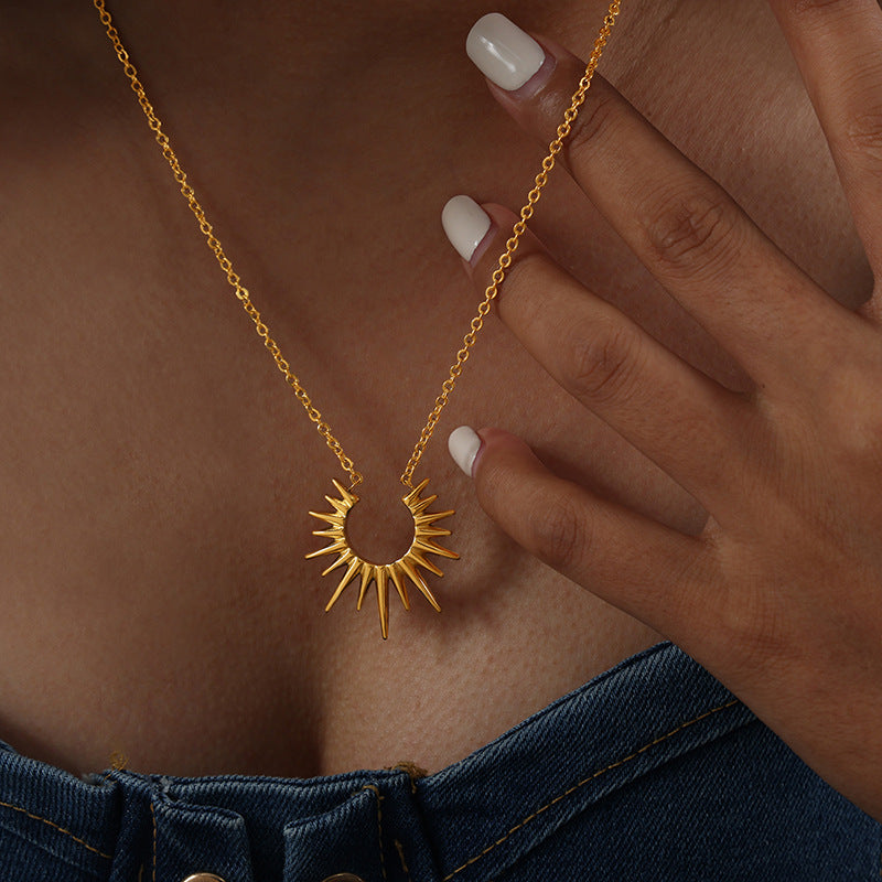 Wholesale Titanium steel 18k retro non-fading versatile women's sunflower exaggerated clavicle necklace