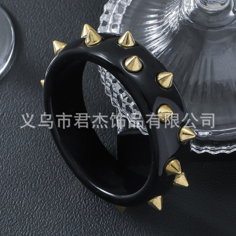 Wholesale Trendy and domineering punk rivet  bracelet