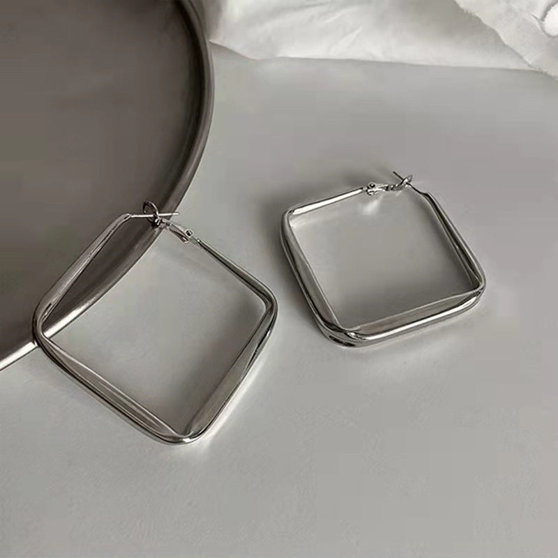 Wholesale Trendy Gold Hoop Earrings Women Chic Geometric Design Fashion Accessory Gift Boutique Resale
