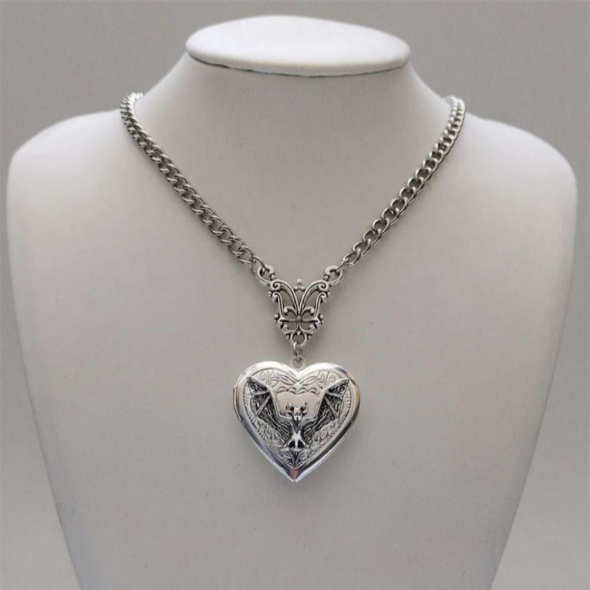 Wholesale Mini Silver Heart Gothic Bat Necklace