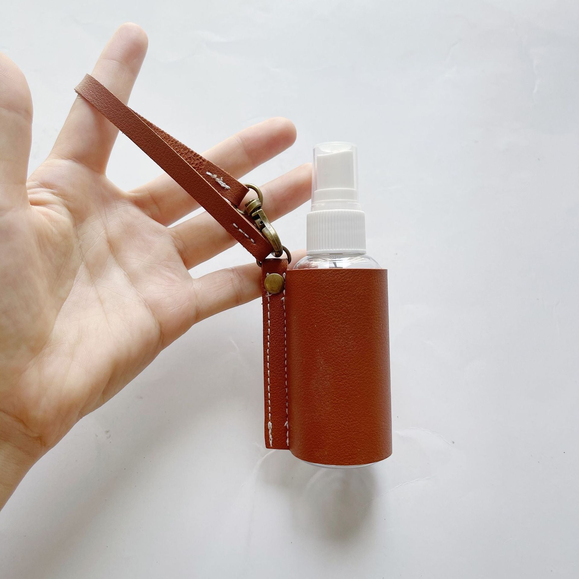 Wholesale PU Bottle Case Keychain